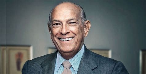 oscar de la renta salary.